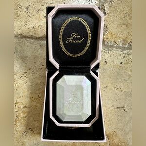 Too Faced Diamond Light Highlighter in Gold and White